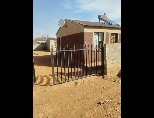 2 BEDROOM HOUSE FOR SALE IN PALM RIDGE EXT 2